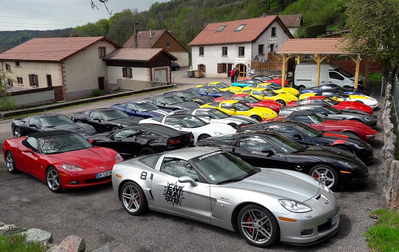 Un rallye de voiture ancienne!